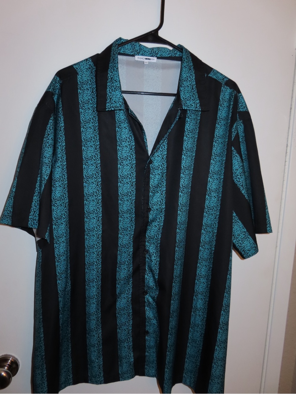 Fashion Nova Men's Black & Teal Vertical Stripe Button-Up Shirt